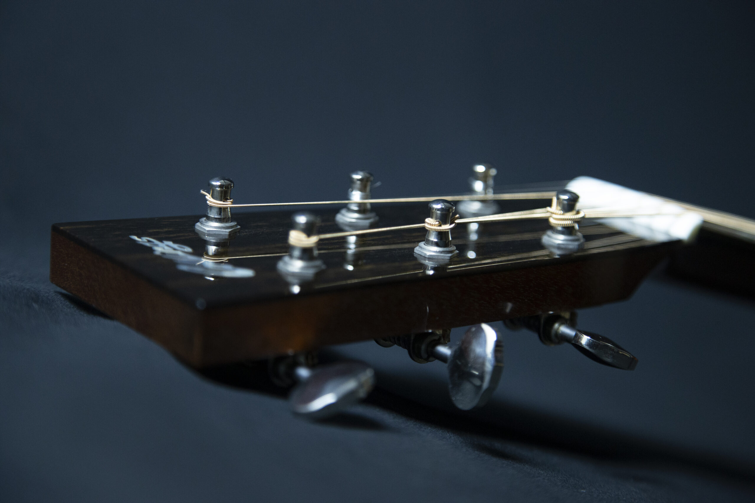 ギターペグ・弦交換